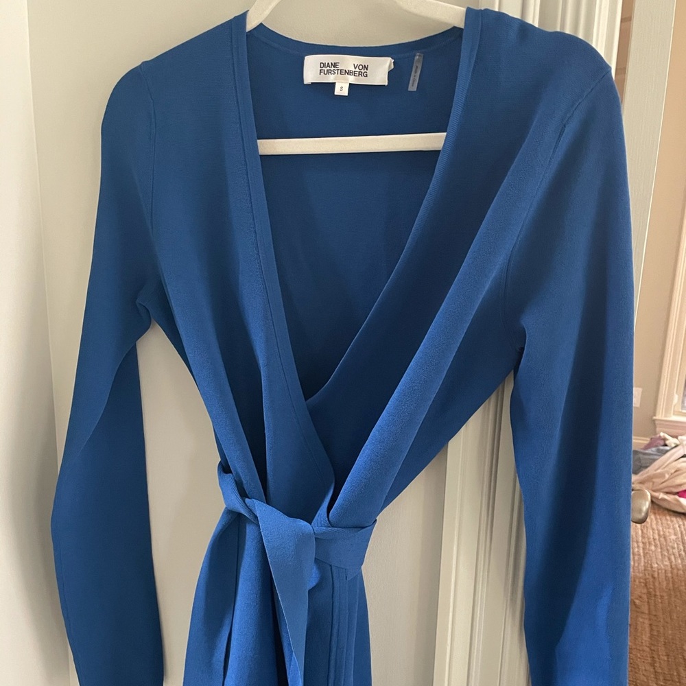 DVF classic wrap dress- gorgeous color!